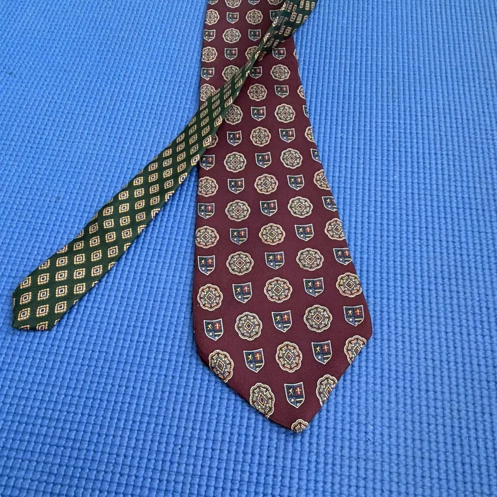 Vintage Tommy Hilfiger Men's Italian Silk USA MADE 1/2 Burgundy/Green 58